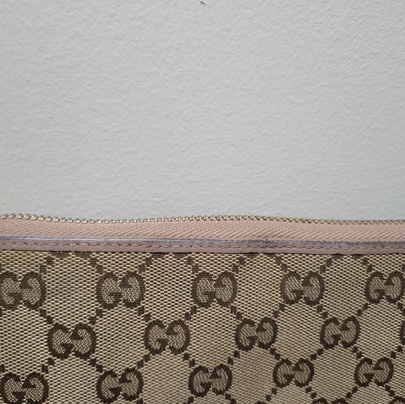 Gucci full zip around brown and pink wallet. GUC - Picture 9 of 14